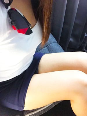 朝比奈りさ